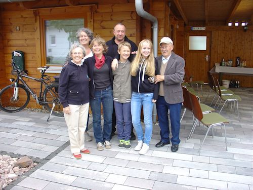 Josef mit seiner Familie Josef mit seiner Familie