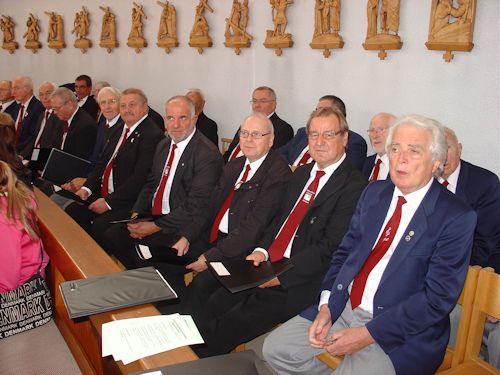 Die Sänger in der Kirche Die Sänger in der Kirche